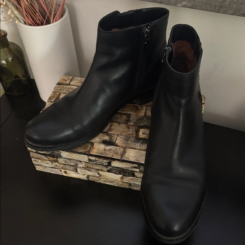 BLONDO (7W) AquaProtect Black Leather Ankle Booties Cowhair Waterproof Zipper - Picture 15 of 16